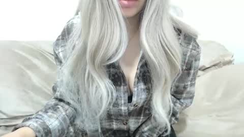 CamilleBunny online show from December 19, 4:19 am