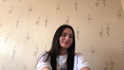 Snapshot of camilleswalley chatting on December 14, 10:09 am Isa online show from December 14, 10:09 am