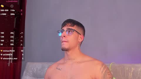 Snapshot of camilo_ospina_ chatting on December 30, 9:37 am INDEPENDENT MODEL online show from December 30, 9:37 am