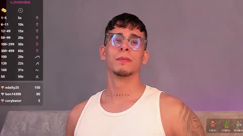 Snapshot of camilo_ospina_ chatting on January 4, 7:03 am INDEPENDENT MODEL online show from January 4, 7:03 am