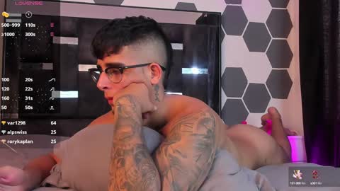 Snapshot of camilo_ospina_ chatting on February 1, 2:56 pm INDEPENDENT MODEL online show from February 1, 2:56 pm