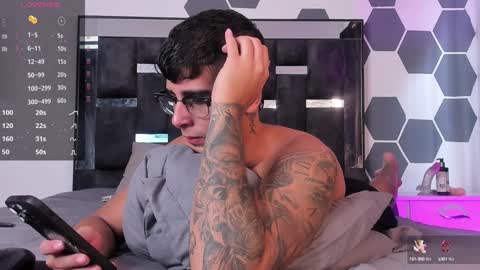 Snapshot of camilo_ospina_ chatting on February 2, 3:07 pm INDEPENDENT MODEL online show from February 2, 3:07 pm