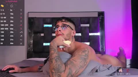 Snapshot of camilo_ospina_ chatting on February 23, 1:57 am INDEPENDENT MODEL online show from February 23, 1:57 am