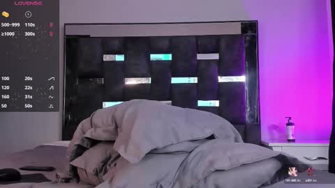 Snapshot of camilo_ospina_ chatting on February 23, 5:01 am INDEPENDENT MODEL online show from February 23, 5:01 am