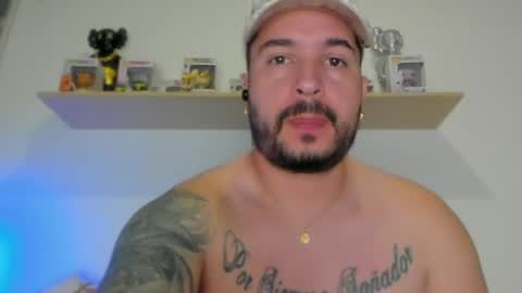 camilo_restrepo21 online show from April 5, 11:35 pm