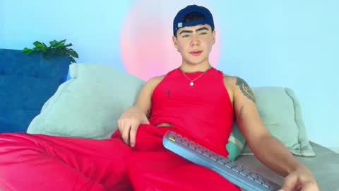 Snapshot of camilo_xcam chatting on November 6, 9:15 pm CAMILO online show from November 6, 9:15 pm