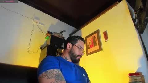 Snapshot of camilomayer chatting on October 30, 3:57 pm Camilo online show from October 30, 3:57 pm