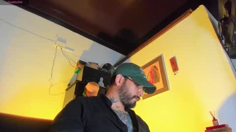 Snapshot of camilomayer chatting on November 17, 2:34 pm Camilo online show from November 17, 2:34 pm