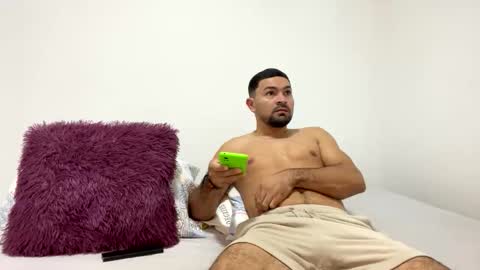 camilor_30 online show from November 17, 10:21 am