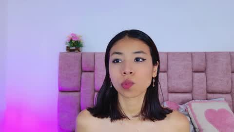 Snapshot of camiluxe chatting on November 19, 11:54 am camiluxe online show from November 19, 11:54 am