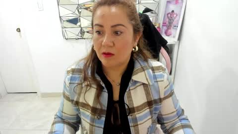 camixxx_m online show from April 18, 11:14 am