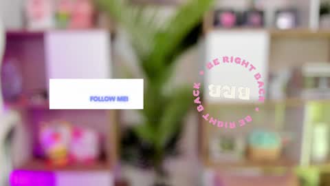 Snapshot of cammiefoalss chatting on December 4, 3:32 pm Lets reach 200 thumbs up online show from December 4, 3:32 pm