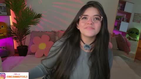 Snapshot of cammiefoalss chatting on September 11, 7:14 pm Lets reach 200 thumbs up online show from September 11, 7:14 pm