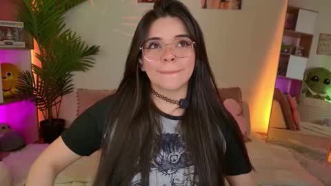 Snapshot of cammiefoalss chatting on September 25, 4:11 pm Lets reach 200 thumbs up online show from September 25, 4:11 pm