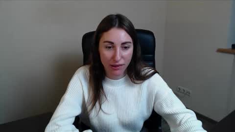 Snapshot of cammila_horn chatting on November 29, 6:22 pm cammila horn online show from November 29, 6:22 pm