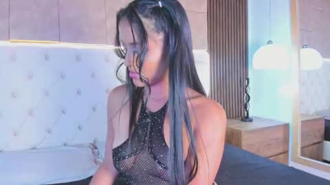 Snapshot of cammila_rosee chatting on November 12, 8:08 pm Camila online show from November 12, 8:08 pm