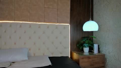 Snapshot of cammila_rosee chatting on December 1, 7:41 pm Camila online show from December 1, 7:41 pm