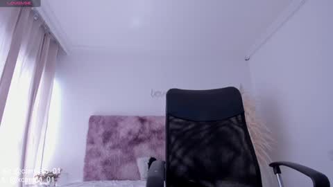 Laura Camila online show from January 7, 5:31 pm