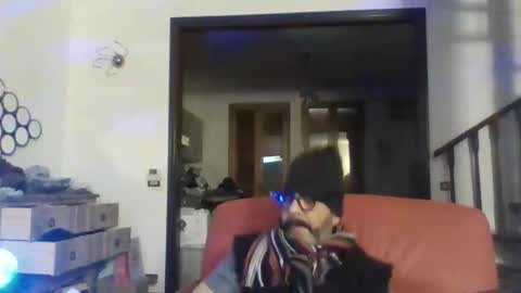 Snapshot of camomilla72 chatting on October 4, 8:34 am Cristian online show from October 4, 8:34 am