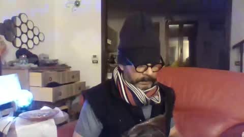 Snapshot of camomilla72 chatting on October 6, 10:02 am Cristian online show from October 6, 10:02 am