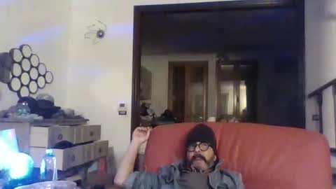 Snapshot of camomilla72 chatting on October 13, 8:36 am Cristian online show from October 13, 8:36 am
