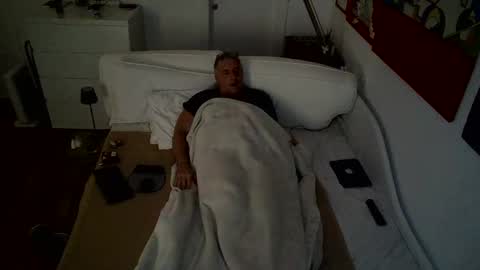 Snapshot of camunication chatting on February 18, 4:16 pm camunication online show from February 18, 4:16 pm