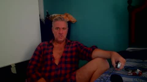 Snapshot of camunication chatting on October 20, 10:27 am camunication online show from October 20, 10:27 am