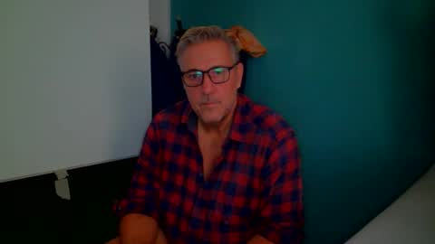 Snapshot of camunication chatting on October 25, 10:23 am camunication online show from October 25, 10:23 am