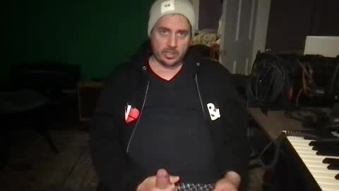 camunity online show from April 19, 11:07 pm