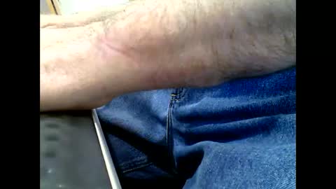 Snapshot of can1cum4u chatting on January 10, 6:17 pm can1cum4u online show from January 10, 6:17 pm