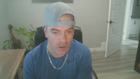 Snapshot of canadianboi6969 chatting on November 17, 8:14 pm CanadianBacon6969 online show from November 17, 8:14 pm