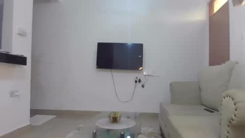 Snapshot of canah2003 chatting on January 14, 5:19 am Canah online show from January 14, 5:19 am