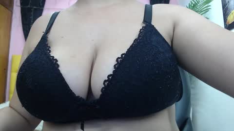 Snapshot of candiapole chatting on December 11, 1:06 pm Candy online show from December 11, 1:06 pm