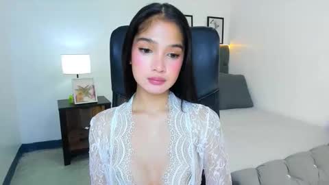 candiceferragamo online show from January 7, 12:07 pm