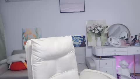 Snapshot of candy8998 chatting on October 18, 10:21 pm candy8998 online show from October 18, 10:21 pm