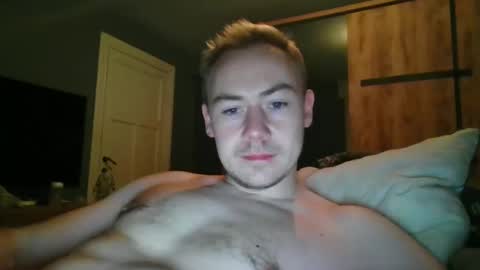 Snapshot of candy_boy_xoxo chatting on December 3, 4:16 pm candy_boy_xoxo online show from December 3, 4:16 pm