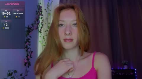 Snapshot of candy_flosse chatting on September 9, 8:36 am candy_flosse online show from September 9, 8:36 am