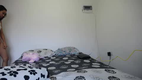 Snapshot of candy_grey28 chatting on November 20, 12:05 pm Candy Grey online show from November 20, 12:05 pm