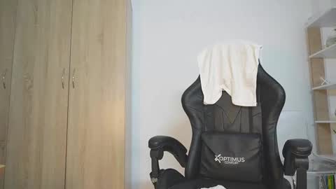 Nickol online show from March 2, 6:48 pm