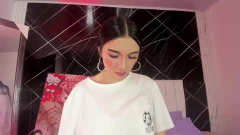 Snapshot of candy_leila3 chatting on November 5, 12:32 am Leila online show from November 5, 12:32 am