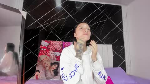 Snapshot of candy_leila3 chatting on November 15, 1:36 am Leila online show from November 15, 1:36 am