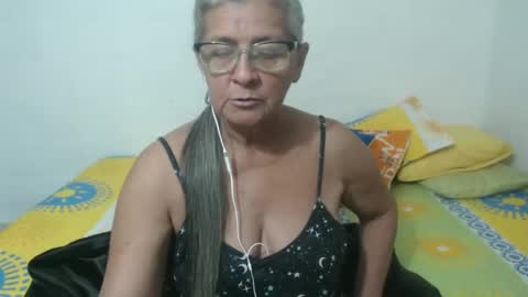Snapshot of candy_mature_ chatting on February 2, 2:06 am candy online show from February 2, 2:06 am