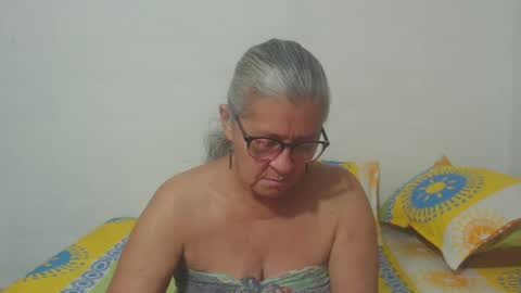 Snapshot of candy_mature_ chatting on March 7, 10:43 pm candy online show from March 7, 10:43 pm