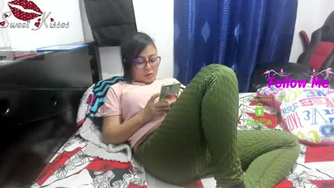 Snapshot of candy_val chatting on January 19, 5:37 am candy_val online show from January 19, 5:37 am