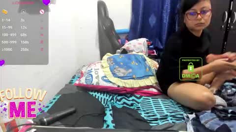 Snapshot of candy_val chatting on October 17, 6:38 am candy_val online show from October 17, 6:38 am