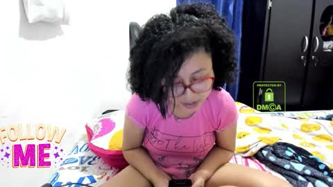 Snapshot of candy_val chatting on November 23, 6:35 am candy_val online show from November 23, 6:35 am