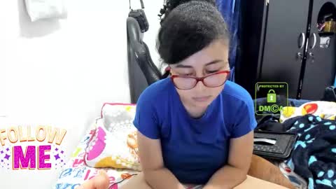 Snapshot of candy_val chatting on November 30, 5:22 am candy_val online show from November 30, 5:22 am