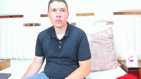 candyandsteven online show from November 5, 2:55 am