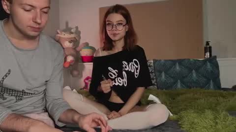 Snapshot of candybeee chatting on December 14, 11:42 pm candybeee online show from December 14, 11:42 pm