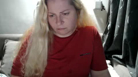 Laura online show from February 9, 9:28 pm